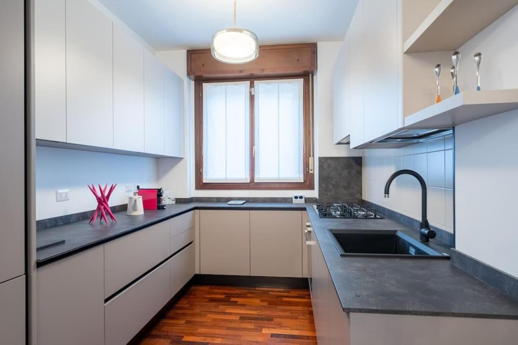 Duomo-PortaromanaXxl Home Terrace & Free Parking Milano Exterior foto